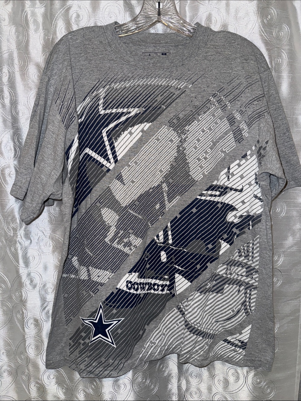 NFL Dallas Cowboys Short Sleeve Helmet Art Graphic Tee Men’s Size Medium 🔥 G6